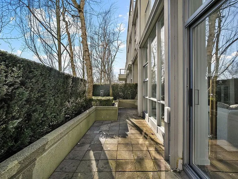638 Beach Cres #Townhouse 105 — Photo 37