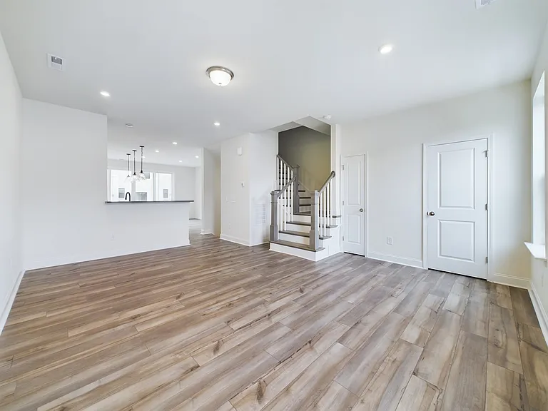 4211 Alexander View Dr — Photo 8