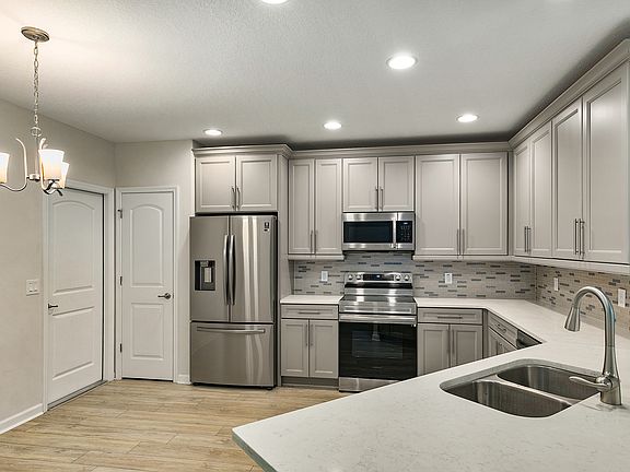 4th image of 59 Montecito Dr #289