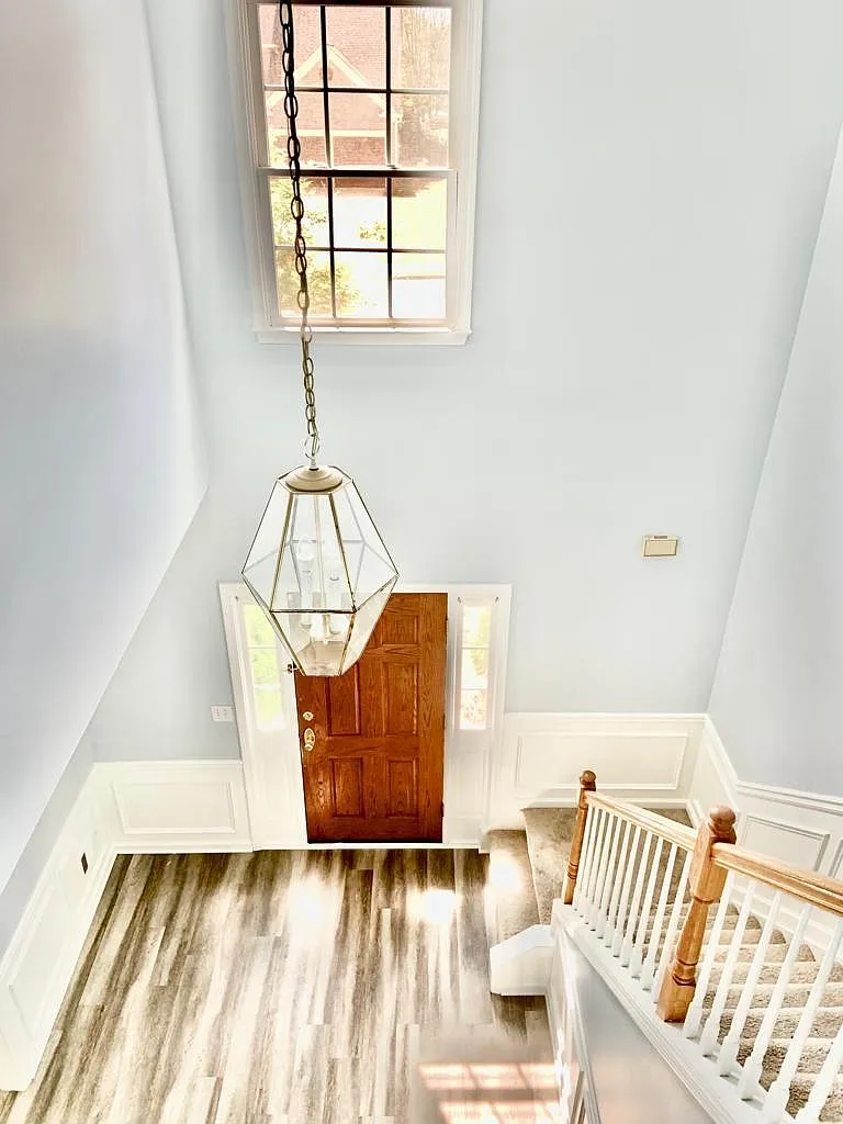 400 Stedford Ln — Photo 3