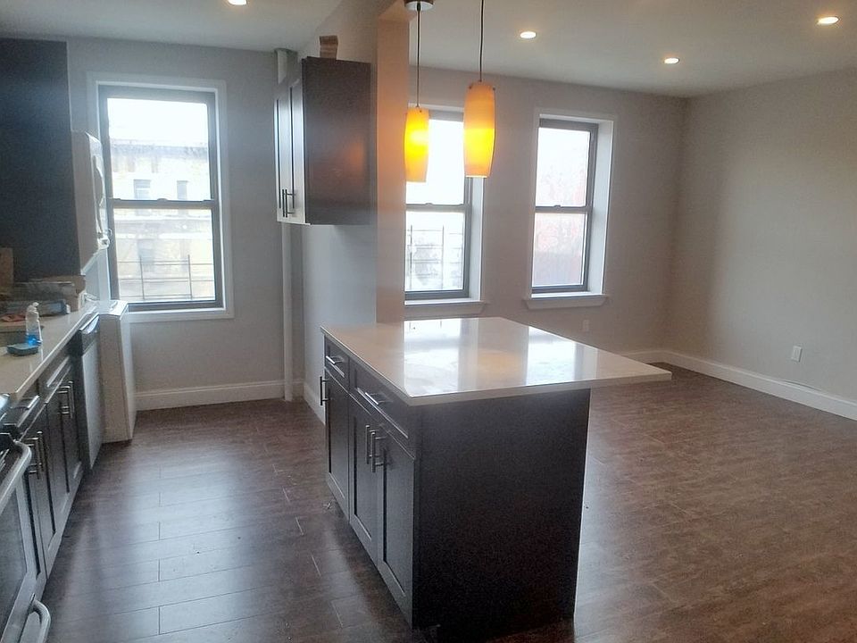 1st image of 590 W 204th St APT B42