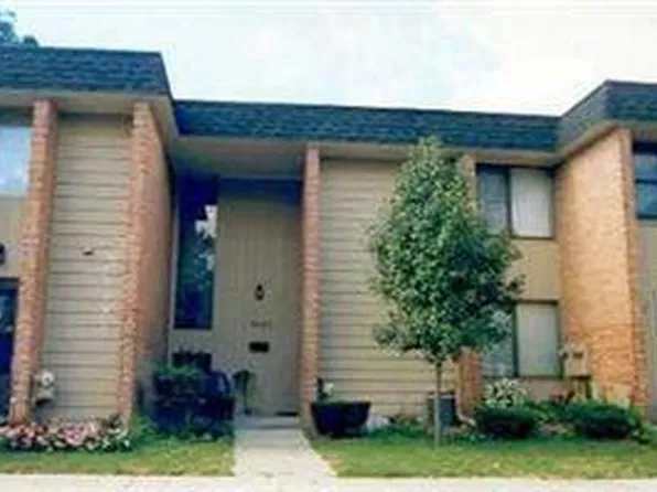 4143 E Saxony Dr SE, Grand Rapids, MI 49508