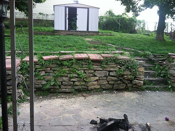 4th image of 1023 Gladden St