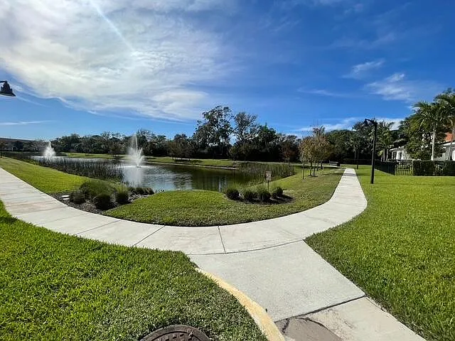 12921 Trevi Isle Dr — Photo 34
