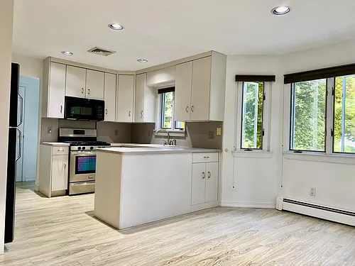 21 Fairway Dr Photo 1
