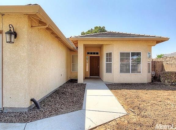 3rd image of 2204 Park East Dr