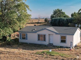 25459 W Highway 124, Burbank, WA 99323