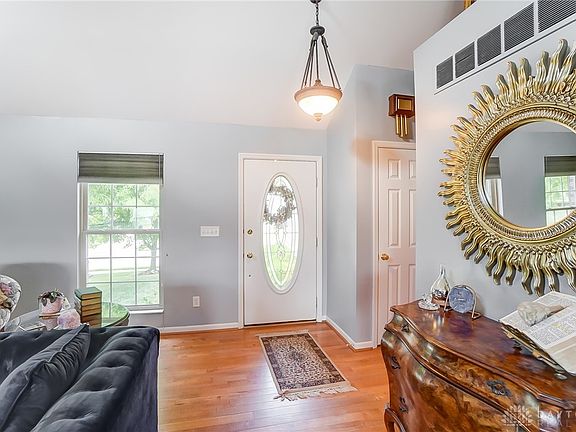 3rd image of 131 Waterstone Dr