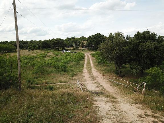 3rd image of 1448 County Road 438