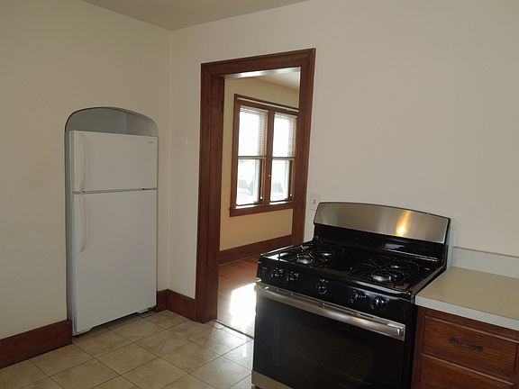 2nd image of 162 W Lincoln Ave #160