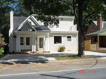2nd image of 2113 Linden Ln