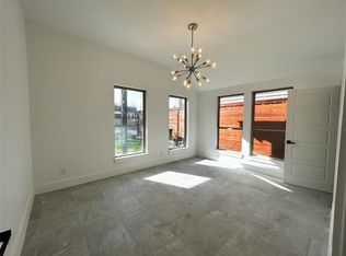 1111 Finch St, Houston, TX 77009