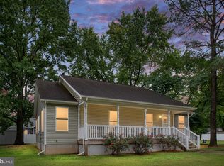 138 4th St, Colonial Beach, VA 22443