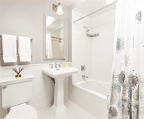 Sold by Warburg | media 26