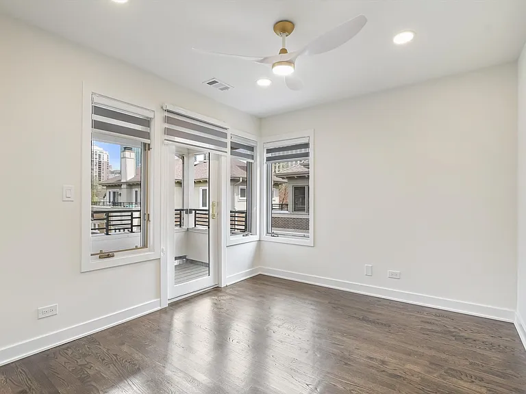 1308 S Plymouth Ct — Photo 28