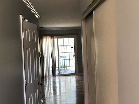 4th image of 6475 Bedford Ln