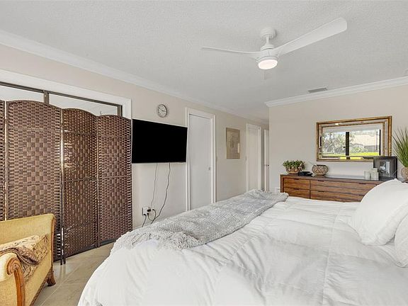 5th image of 3902 WILSHIRE DRIVE #98