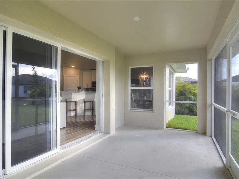 2412 NW 8th Pl — Photo 20