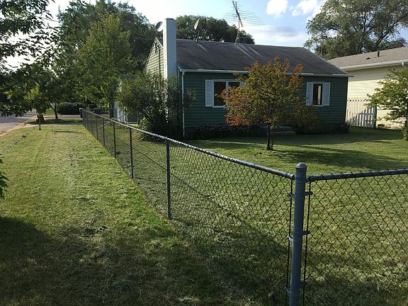 2nd image of 401 27th Ave N