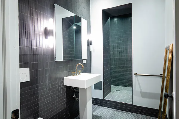 Rented by Nest Seekers International | media 29