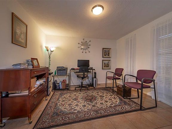 5th image of 1124 Royalwood Dr