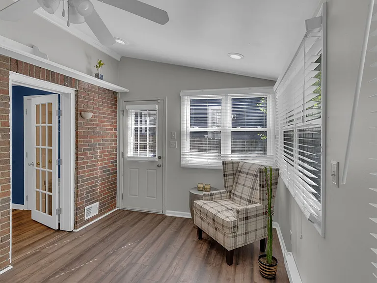 247 Lawnside Ave — Photo 10