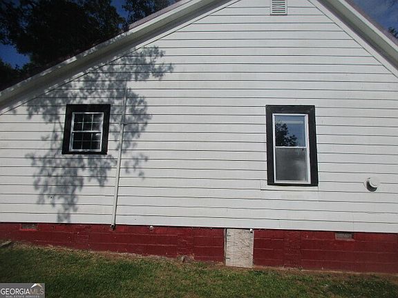 2nd image of 184 Poplar St