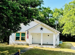 1102 S 6th St #A, Bonham, TX 75418
