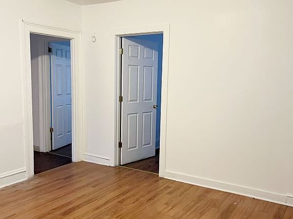 4th image of 118 Babcock St