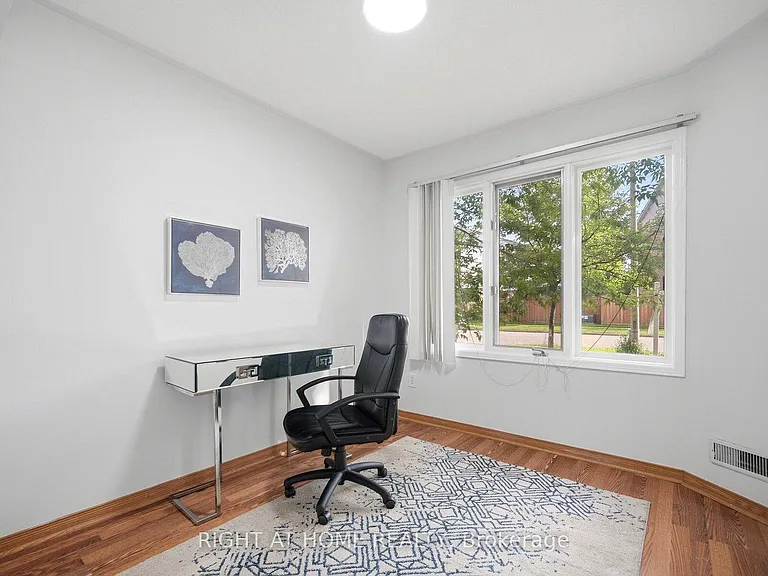 2349 Strawfield Ct — Photo 3