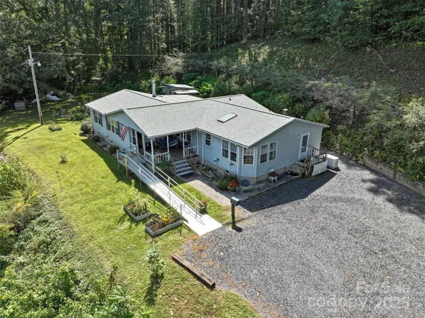 35 Mountaineer Ln #8, Burnsville, NC 28714