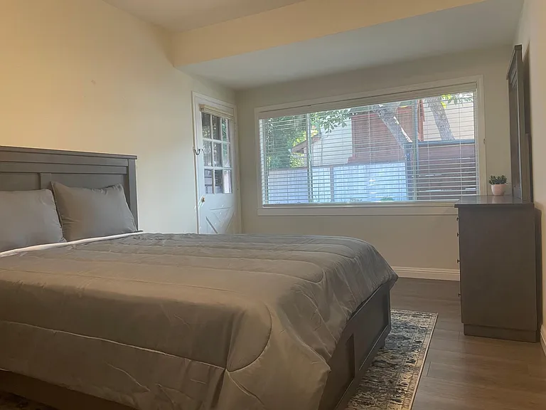 110 Gladys Ave #B — Photo 30