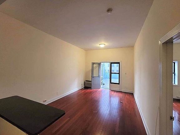 3rd image of 134 9th Ave #2T