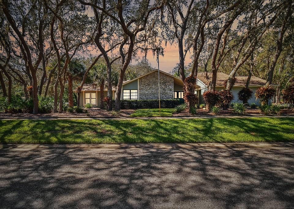 1st image of 2515 Regal Oaks Ln