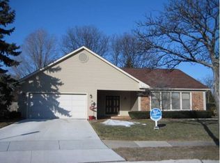 1963 Freemont Dr, Troy, MI 48098