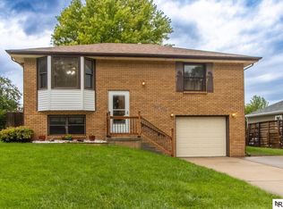 6155 NW 12th St, Lincoln, NE 68521