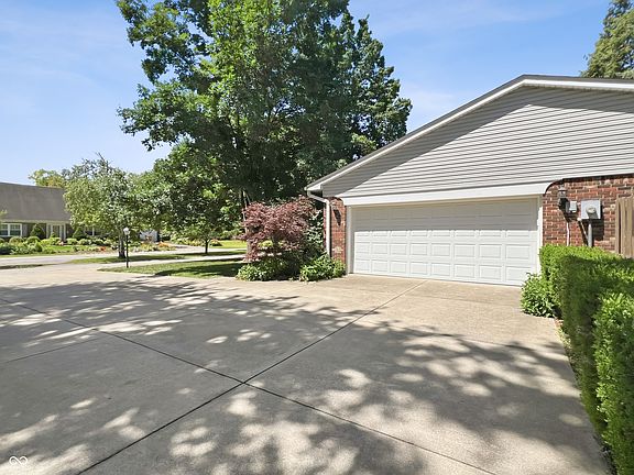 3rd image of 3810 Lakeside Dr