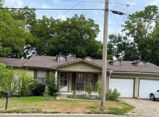 512 E Hickory St, Hope, AR 71801