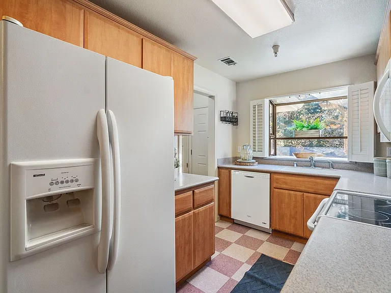 2600 Oak Rd #296 — Photo 15