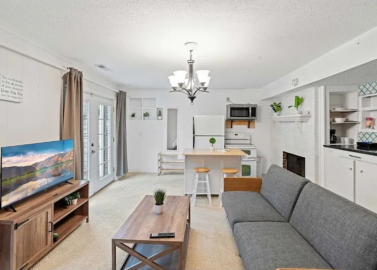 5985 Dixon Dr #B — Photo 14