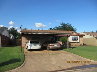 813 NW 16th St, Moore, OK 73160