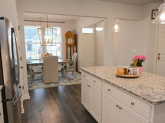 4th image of 2464 Campton Loop