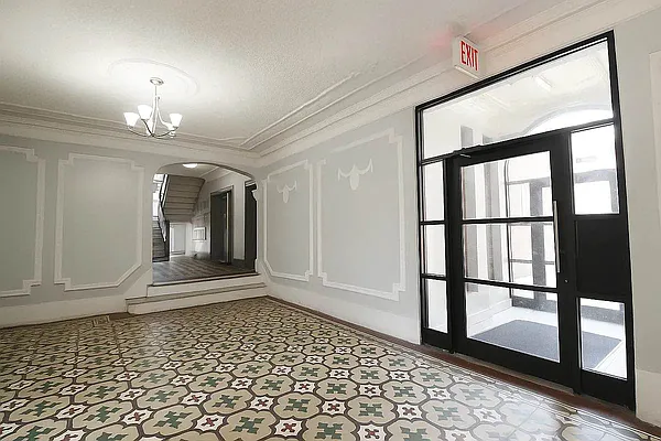 Entry / hallway, photo 1