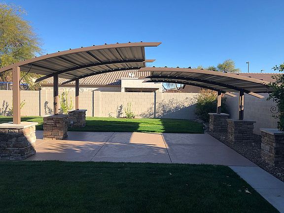 Detached patio w arched cvrs