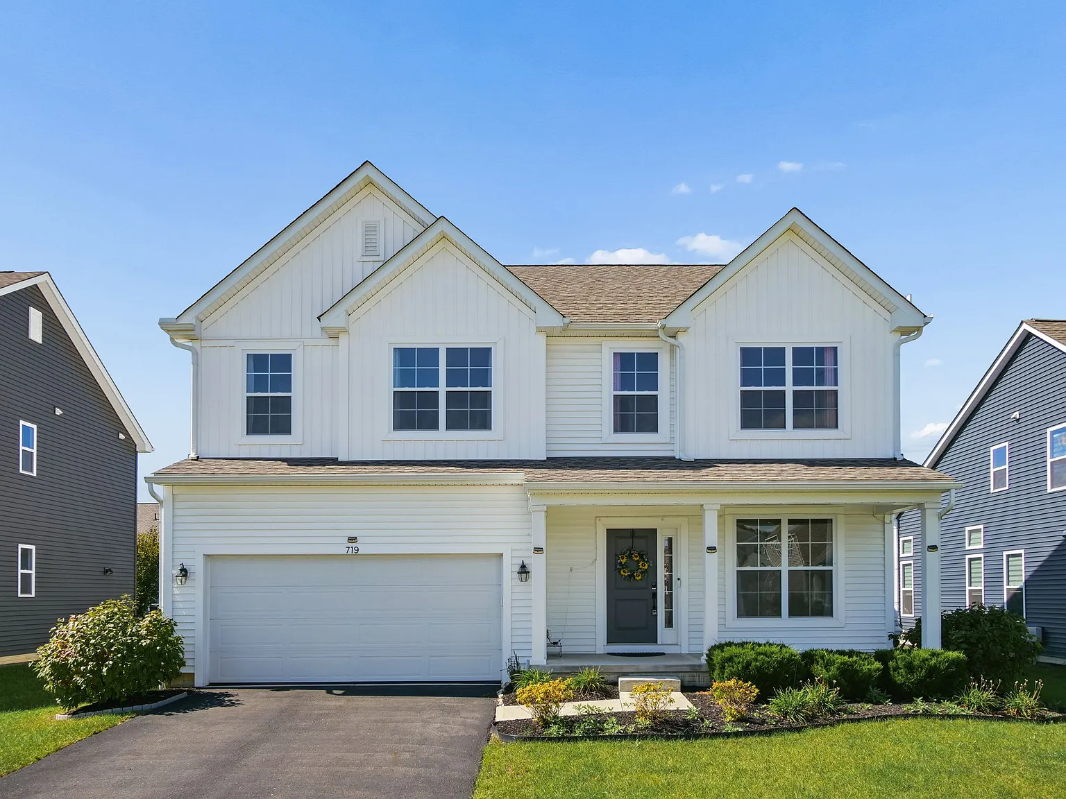 4 bed, 2.5 bath, 2400 sqft, $2,999 — Photo 1