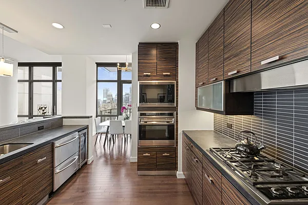 Sold by Compass | media 2