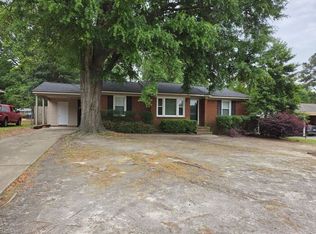 5215 Redwood Dr, Fayetteville, NC 28304