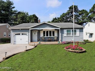 43 Whitmore Dr, Toms River, NJ 08757