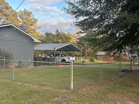 3rd image of 211 Virginia Cir