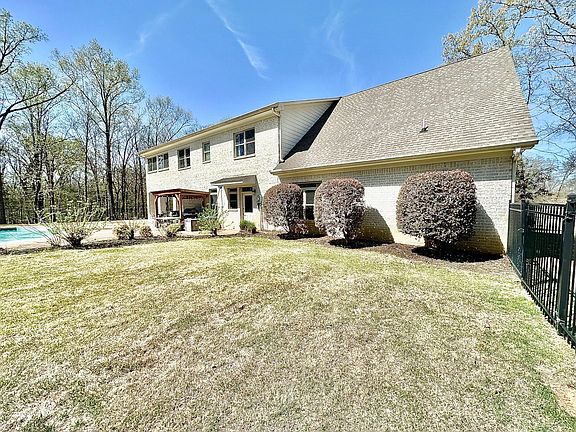 4th image of 108 Brookside Ct